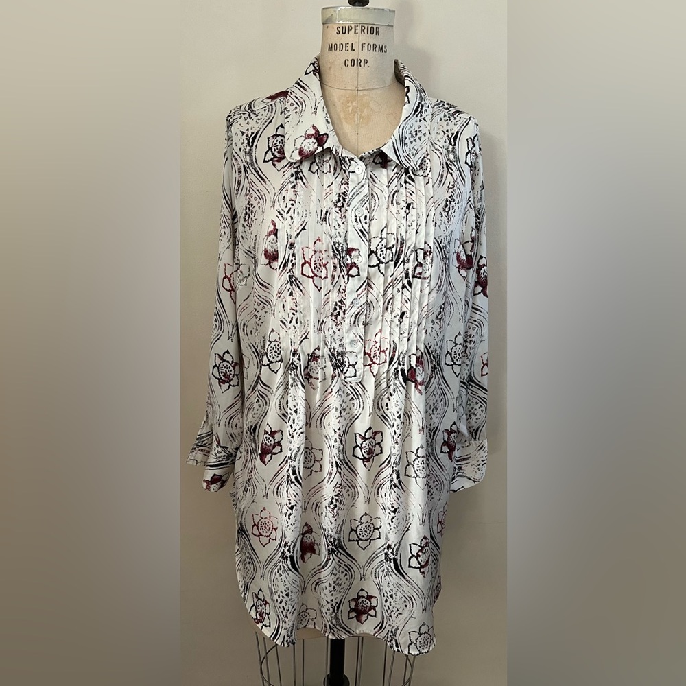 Long-Sleeve Floral Button-Front Women’s Tunic Top - White with Burgundy Print